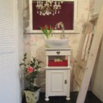 Blossom White – Kleiner Landhaus Waschtisch