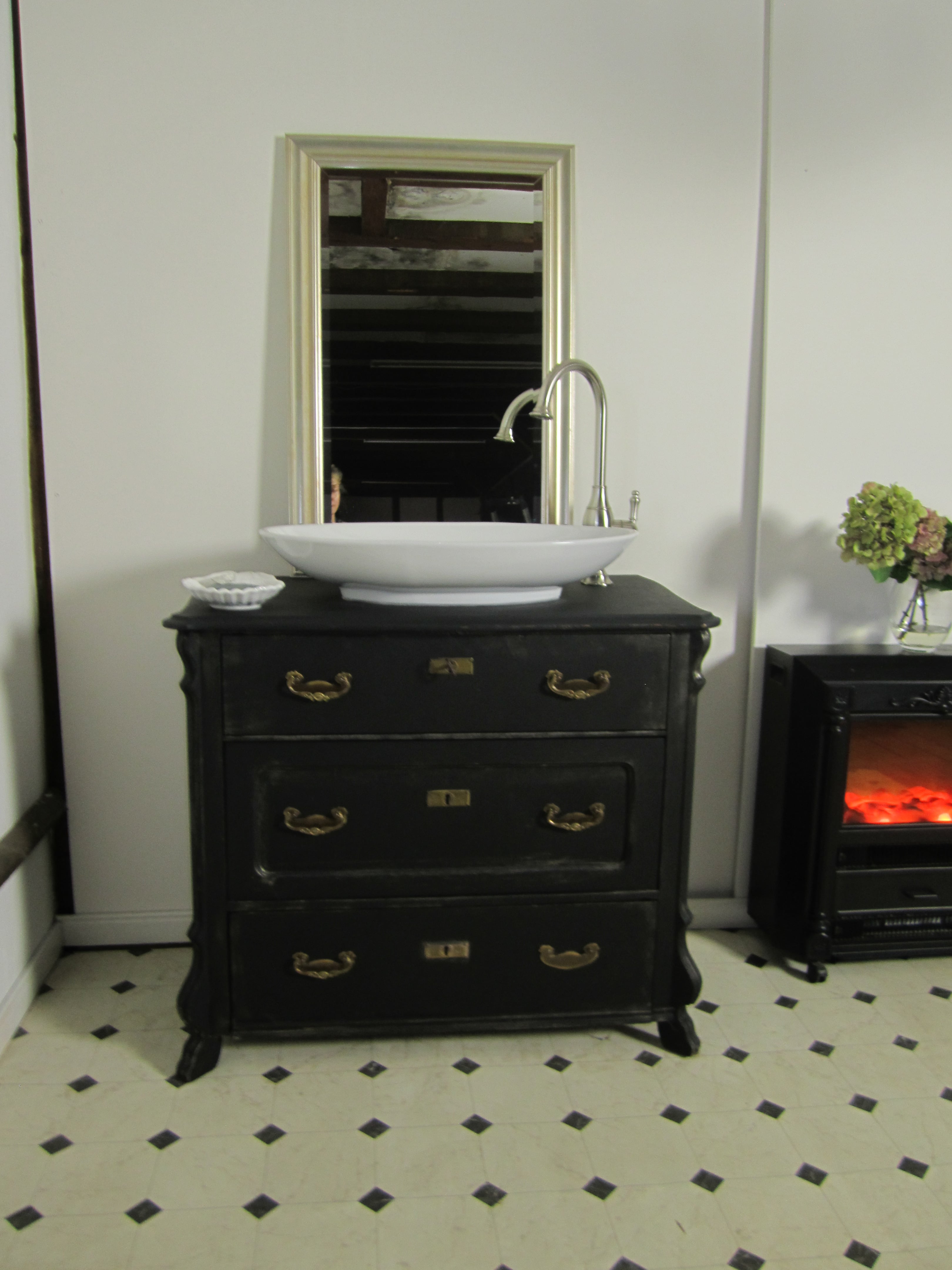 "The dance" Antikes Badmöbel-Set schwarz - Wasserheimat