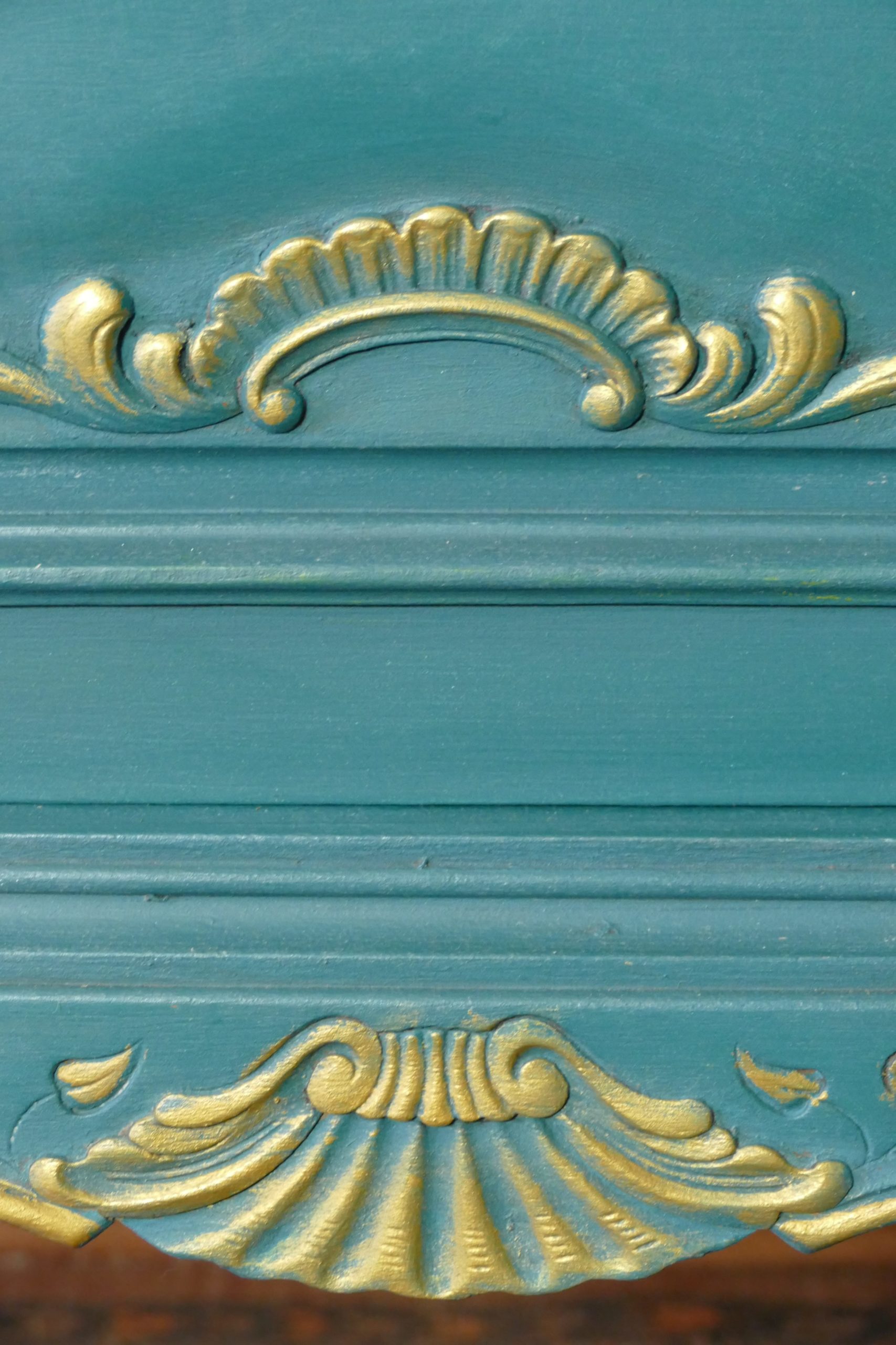 Royal Blue – Badmöbel romantisch im Landhaus Stil