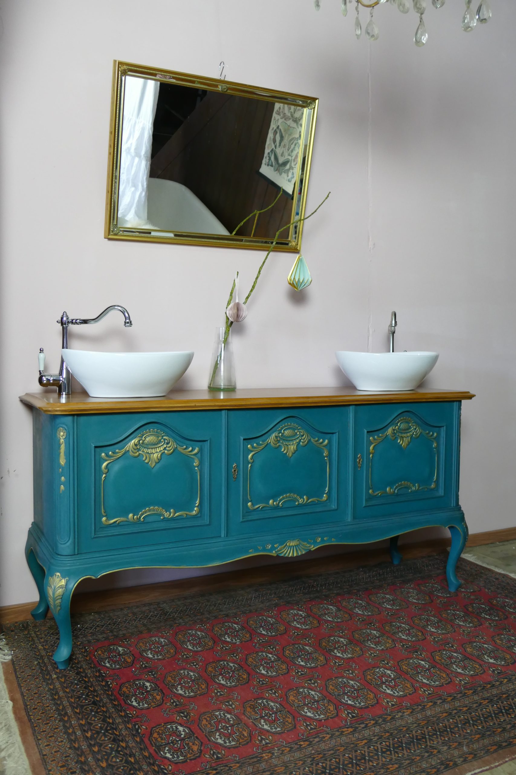 Royal Blue – Badmöbel romantisch im Landhaus Stil