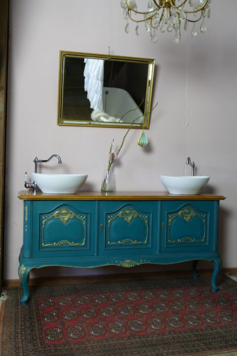 Royal Blue - Badmöbel romantisch im Landhaus Stil